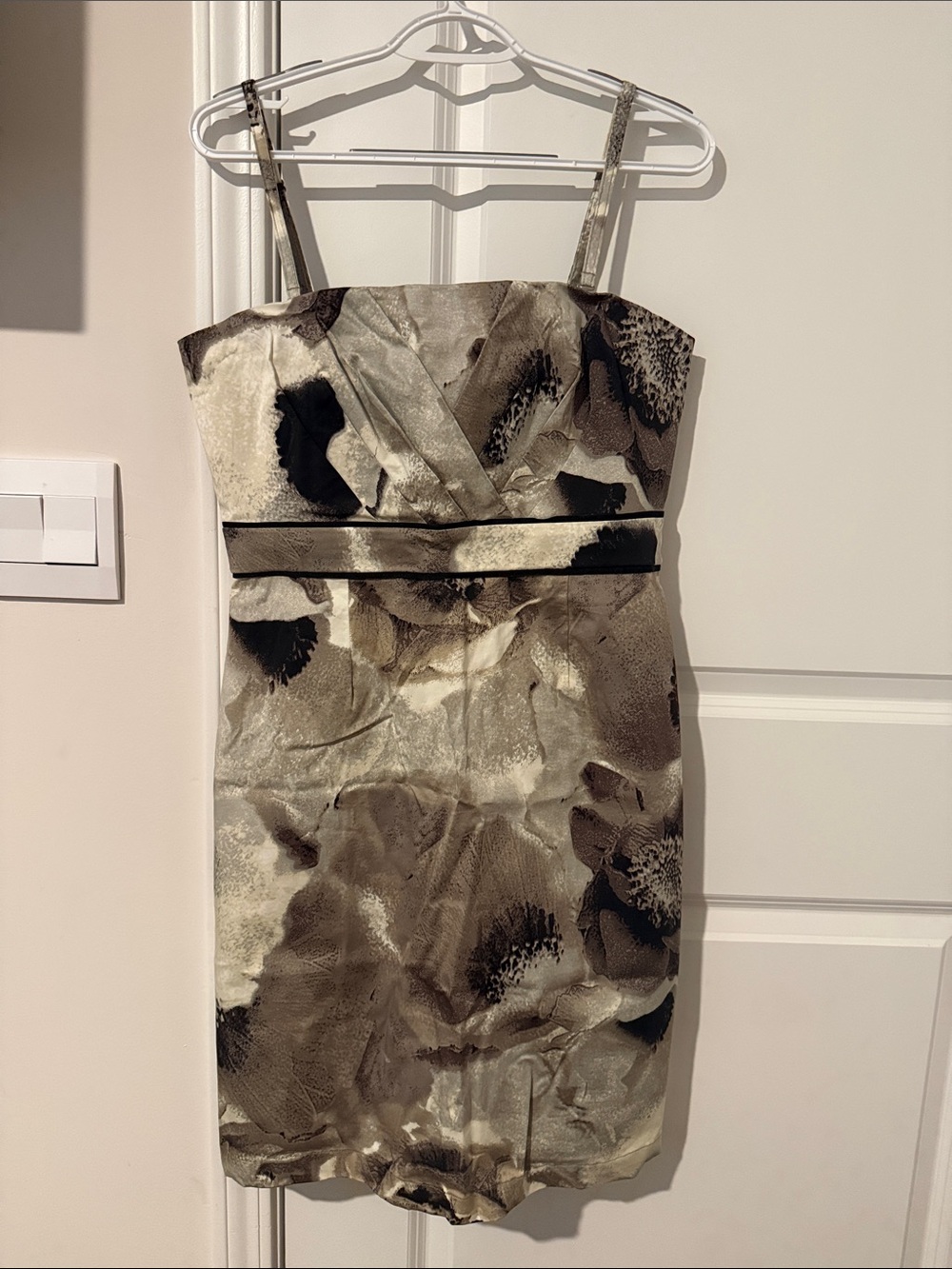 New York & Company Neutral Floral Mini Dress in Black and Beige